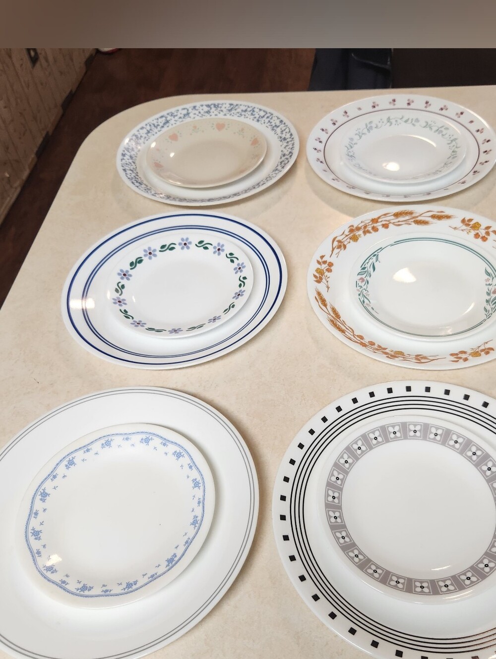 12pcs Mismatched Vintage Corelle Dinnerware (6) Dinner Plates (6) Bread Plates
